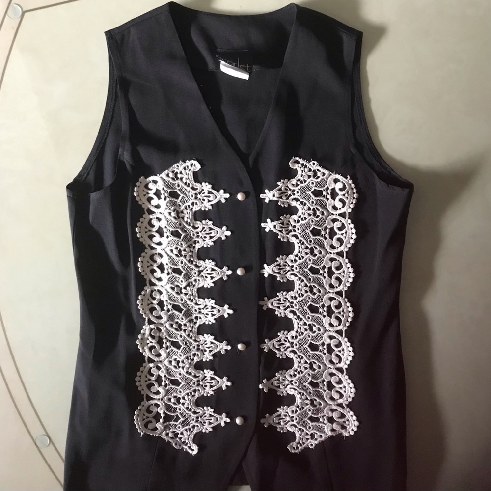 Scarlet Ladies Vest